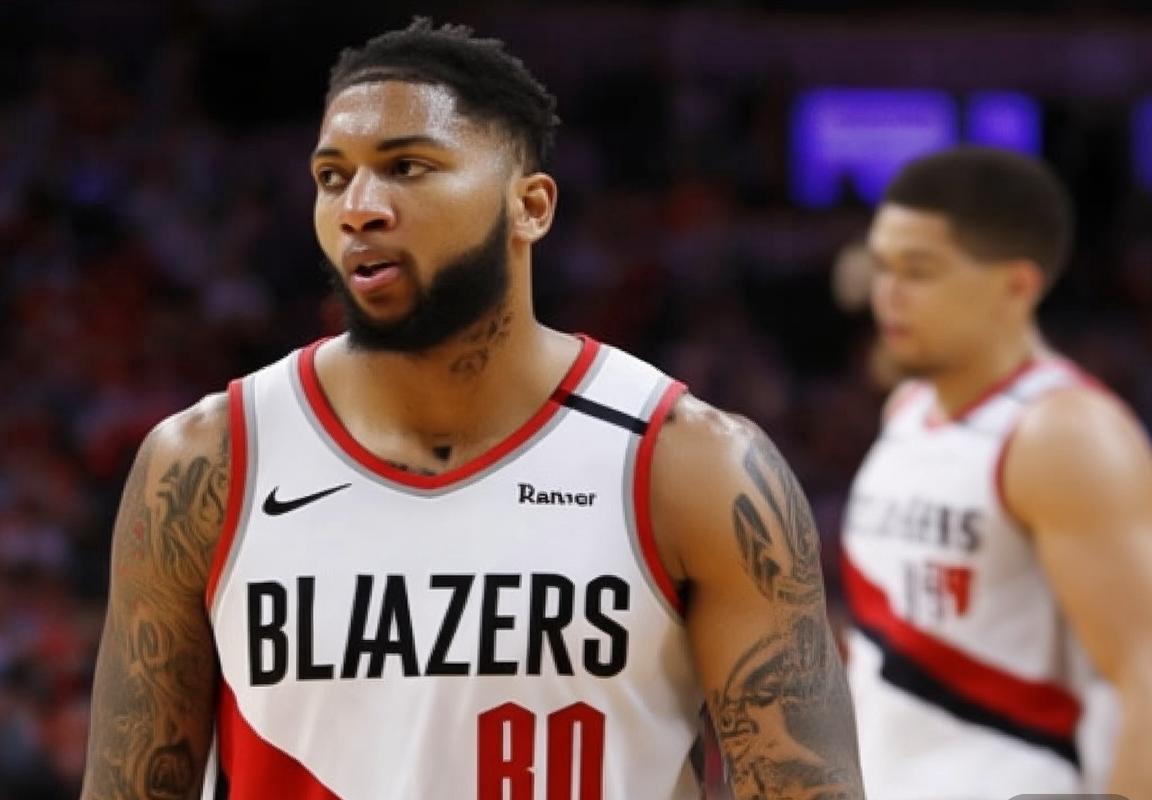 杨瀚森脸部挫伤出战成疑，开拓者中锋阵容告急引发内线轮换危机，小个阵容战术调整迫在眉睫